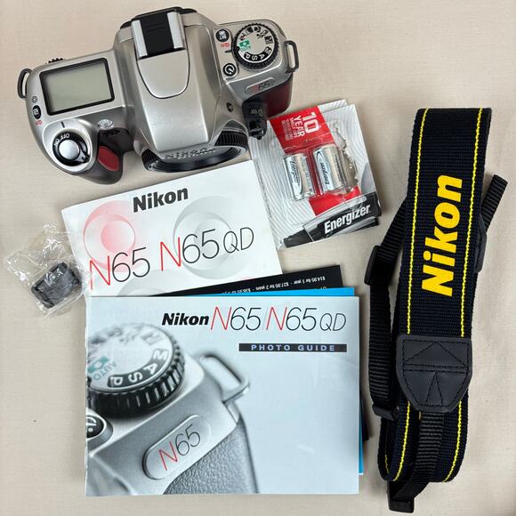 Nikon N65 35mm SLR Film Camera Bundle w/ 2 Quantaray Lenses 28-90mm 70-300mm - Picture 2 of 12